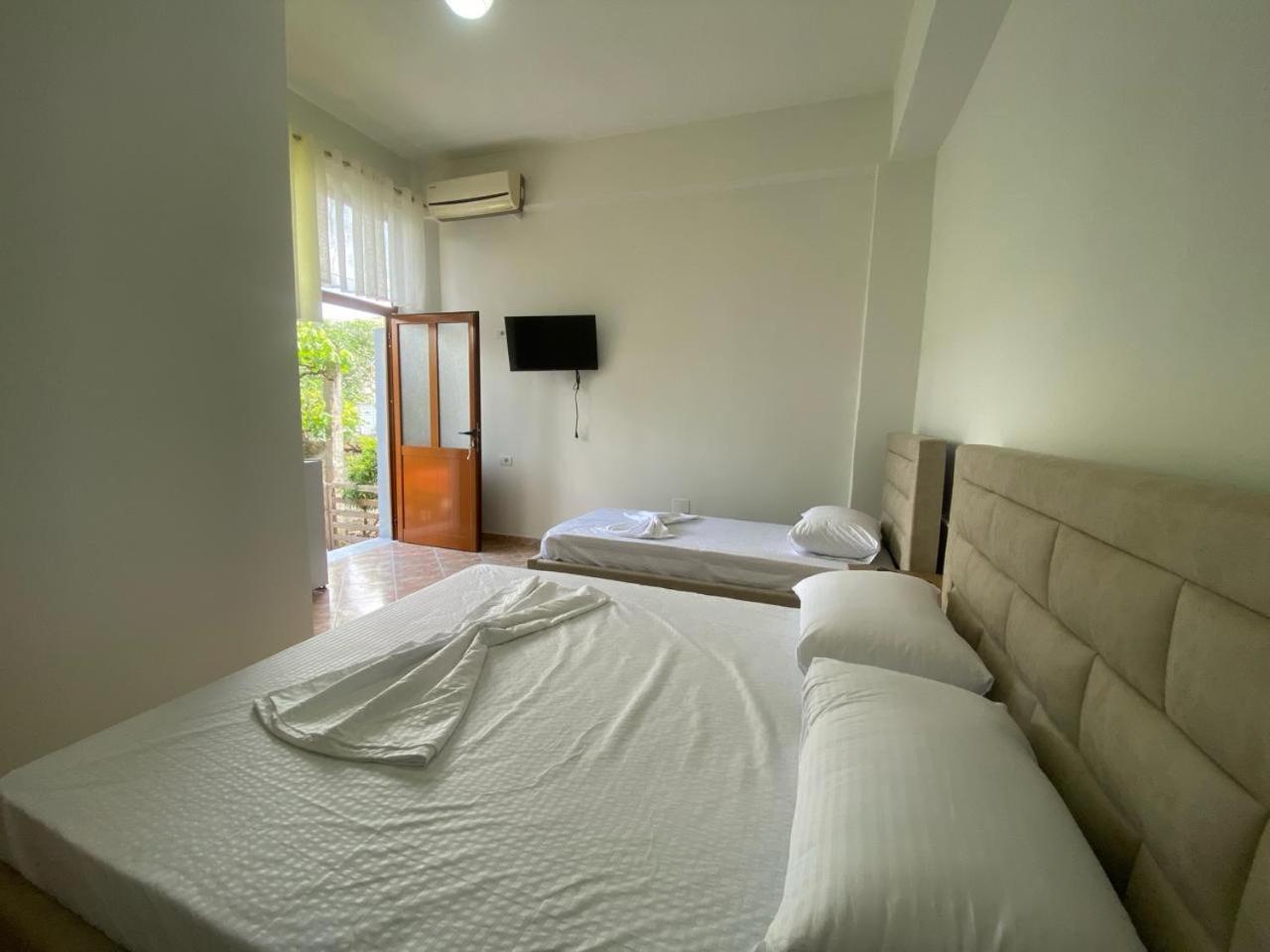 Guesthouse Seli Berat Exterior foto