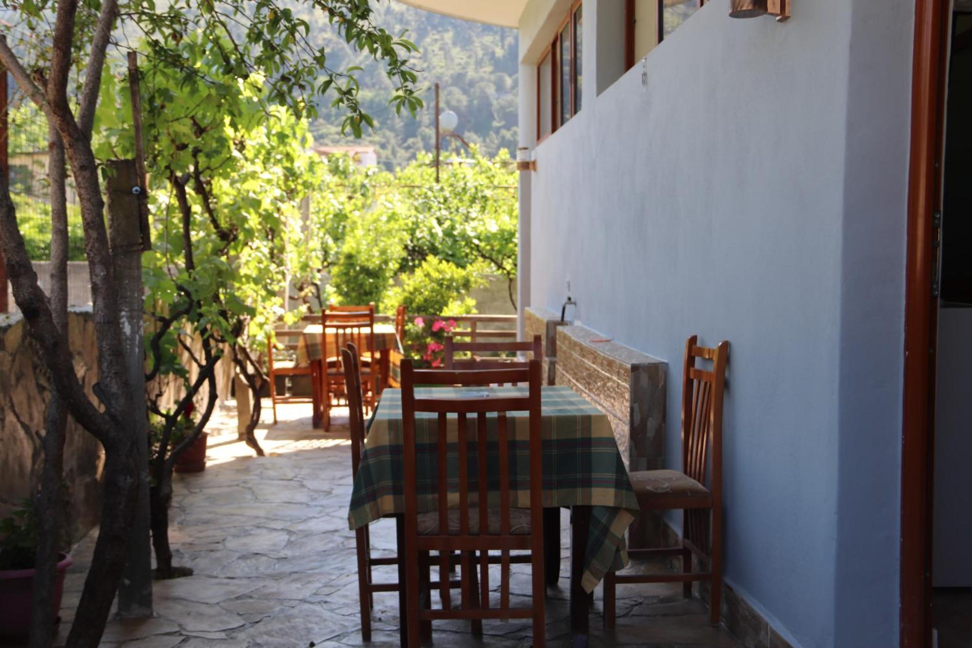 Guesthouse Seli Berat Exterior foto