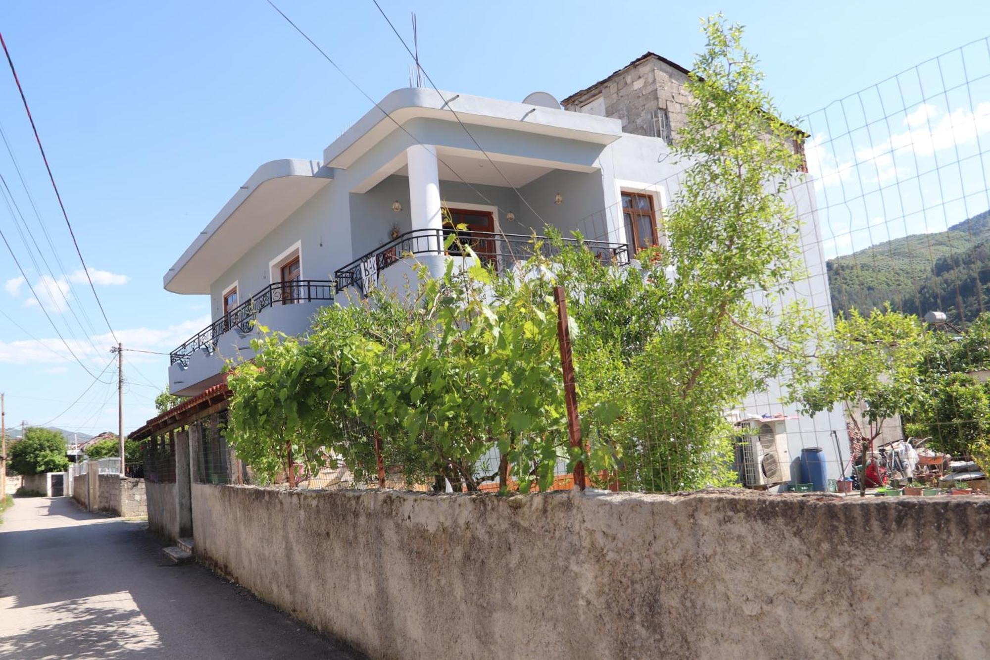 Guesthouse Seli Berat Exterior foto